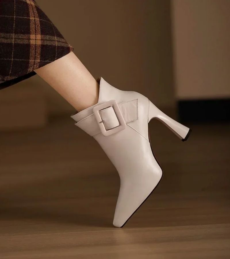 SelenaClers | Botines de tacos con hevilla overside