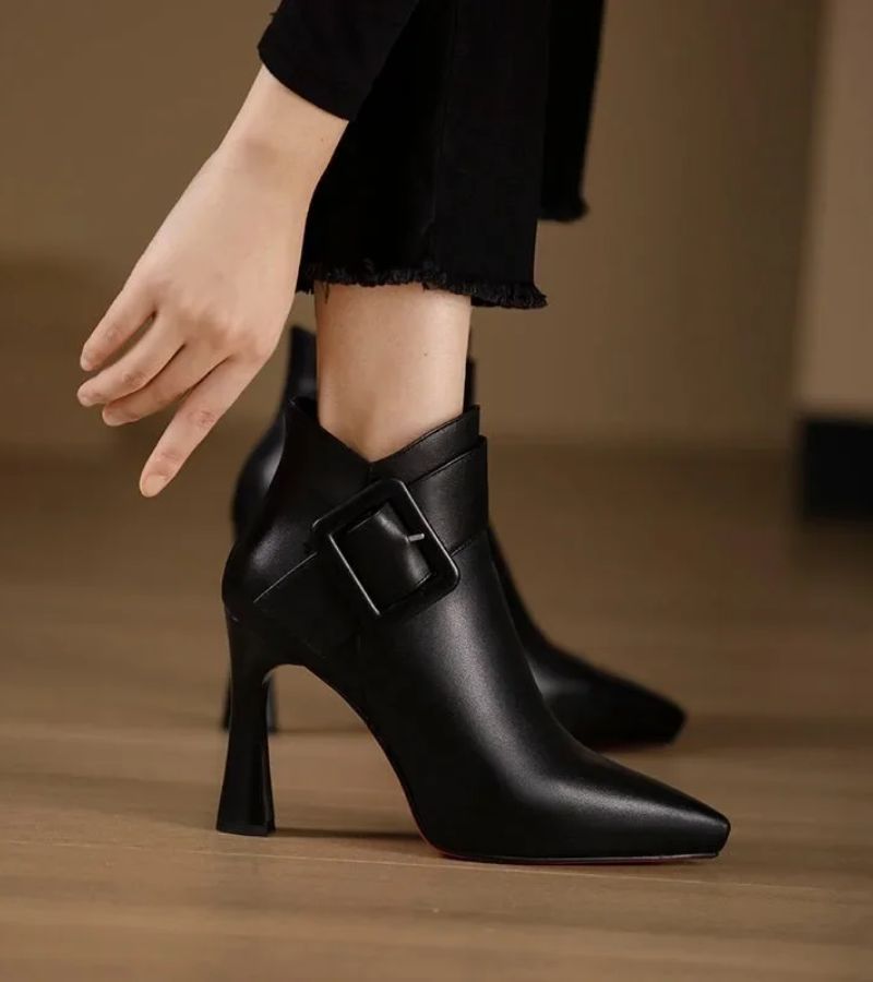 SelenaClers | Botines de tacos con hevilla overside