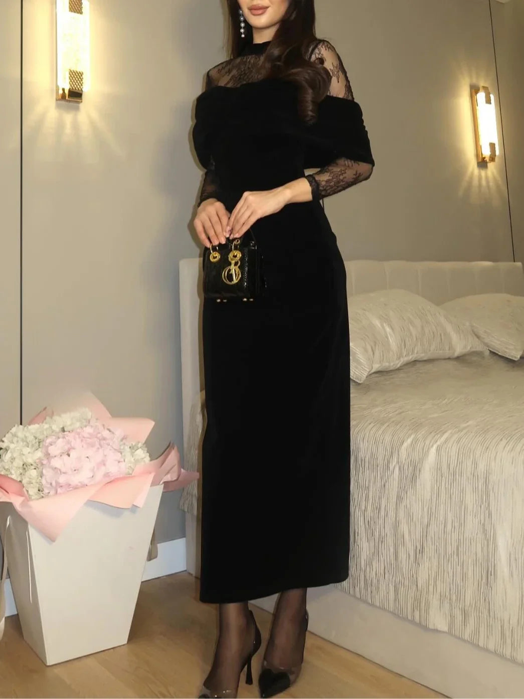 SelenaClers| Vestido largo ajustado de terciopelo negro con ribete de encaje